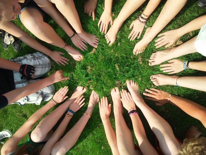 ODS 8  -  Empoderar o comportamento sustentável do consumidor através de valores